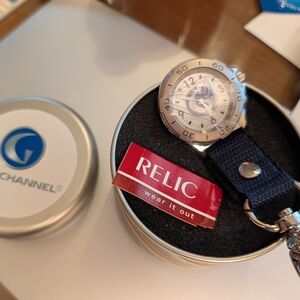 Men's Watch - Relic Silver Case with Navy Strap